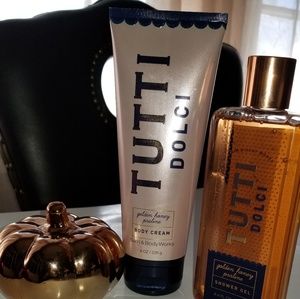 BATH AND BODY WORKS  GOLDEN HONEY PRALINE